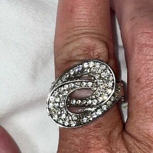 Vintage silver-tone double swirl white round rhinestone stretch ring